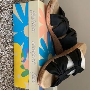 Easy Street sandals